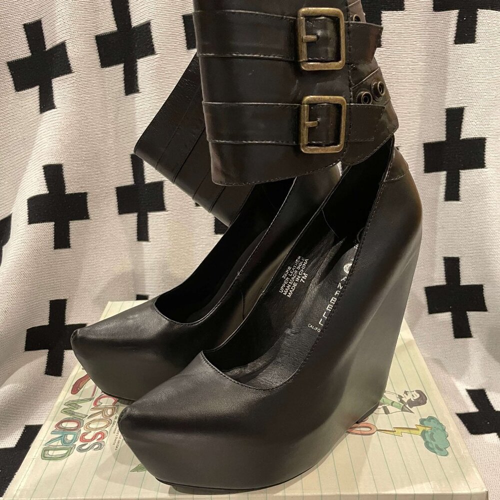Jeffrey Campbell Zeke Platform Sandals – Size 7